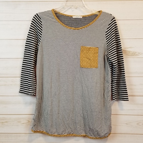 Le Lis Tops - Le Lis stitch fix 3/4 sleeve striped top size S